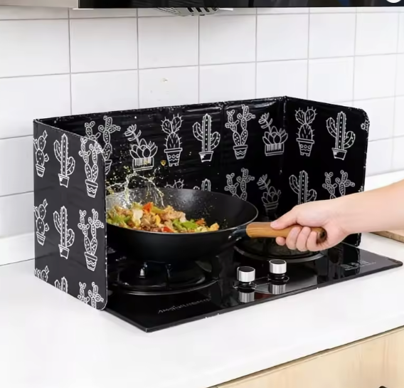 Protectie anti-stropi din metal de inalta calitate (+ GRATIS 4 folii din teflon)